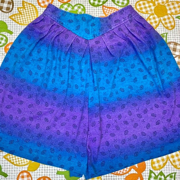 Vintage 80s purple & blue abstract ombré high waisted shorts 🌀 - Picture 2 of 13